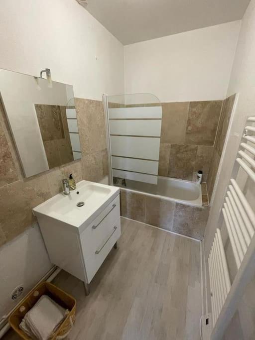 Appartement Avec Terrasse, Parking Gratuit ペリグー エクステリア 写真